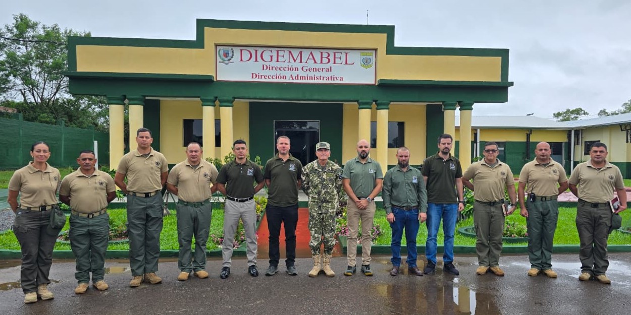 Foto de la reunión de CICAPY con Altos Mandos de la DIGEMABEL